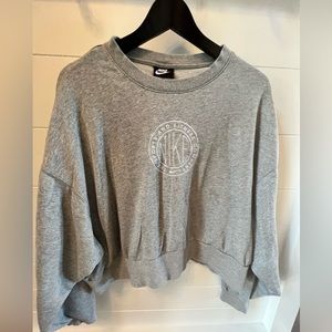 Women’s Nike sweatshirt. XS. Worn less than 5 times.